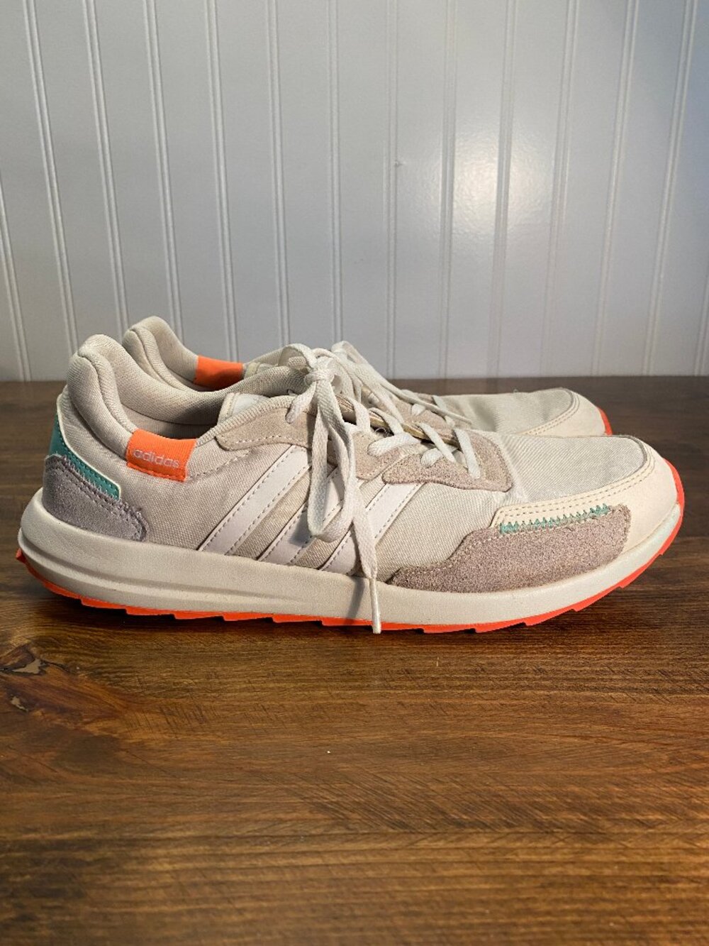 Adidas - Womens Retrorun EH1858 White Casual Shoes Sneakers - Size 10